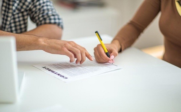 在上海注册一家公司至少需要几人？